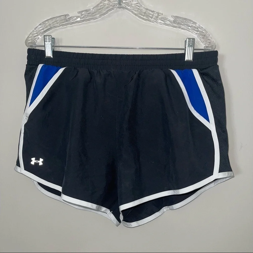 Under Armor Woman Shorts Size L !
